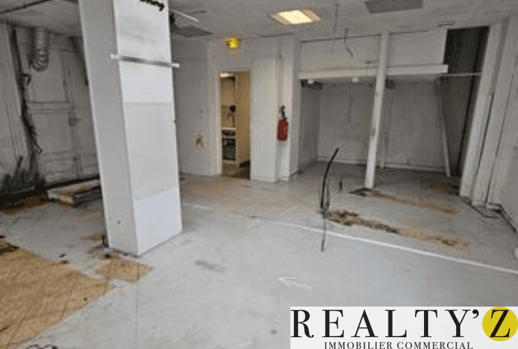 Local commercial · 62 m² · Location — photo 1