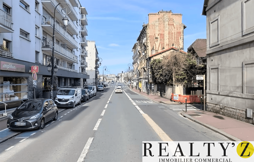 Local commercial · 155 m² · Location — photo 1