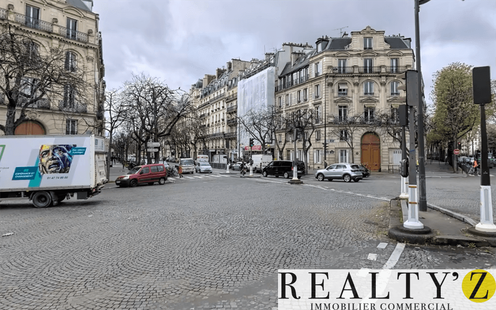 Local commercial · 146 m² · Location — photo 1
