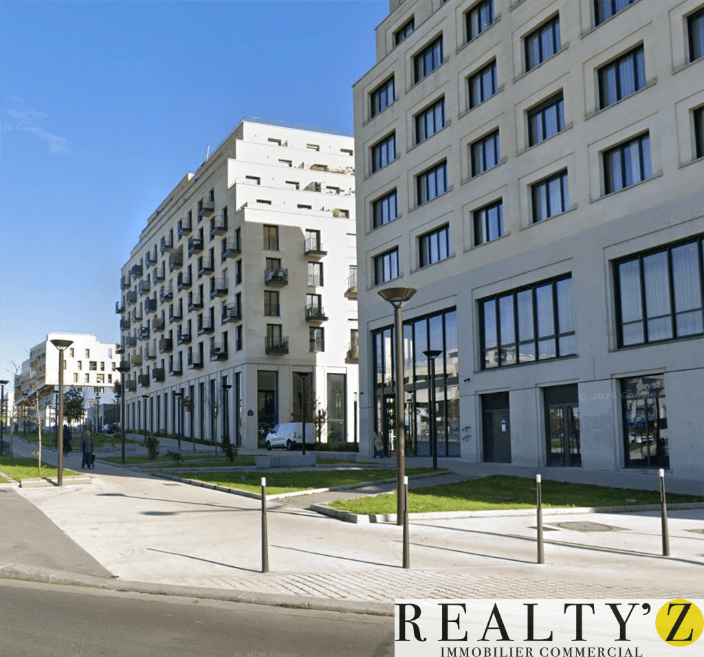 Local commercial · 97 m² · Location — photo 1