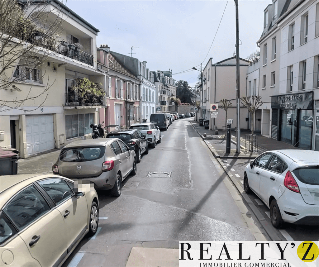 Local commercial · 54 m² · Location — photo 1