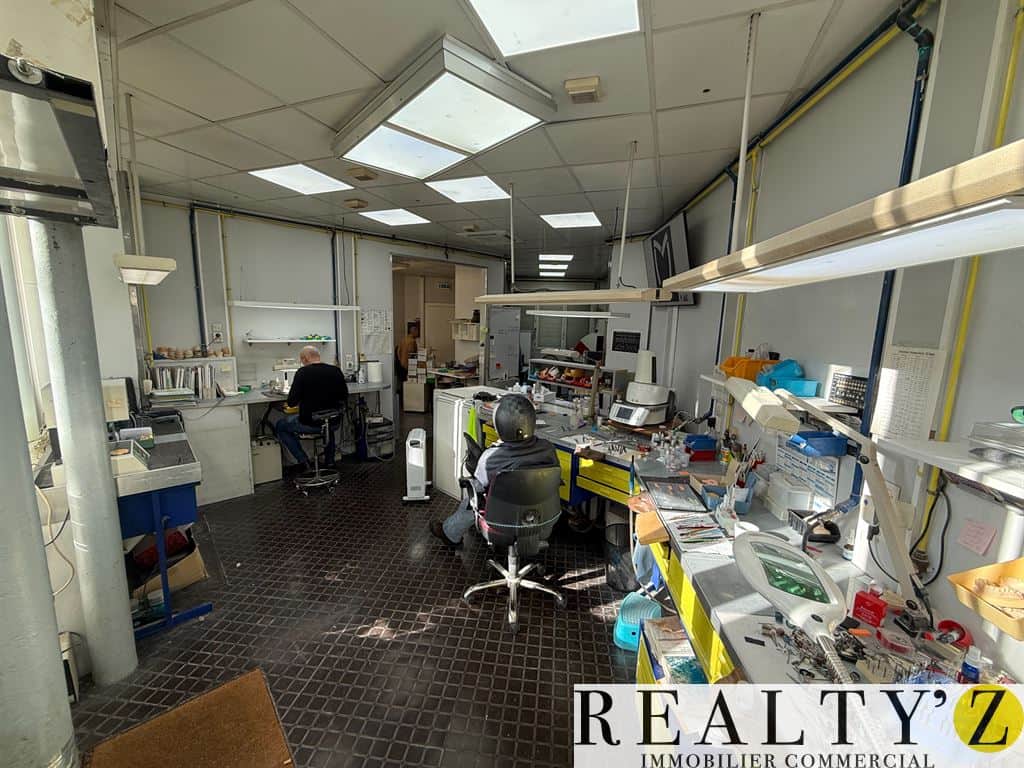 Local commercial · 75 m² · Location — photo 1