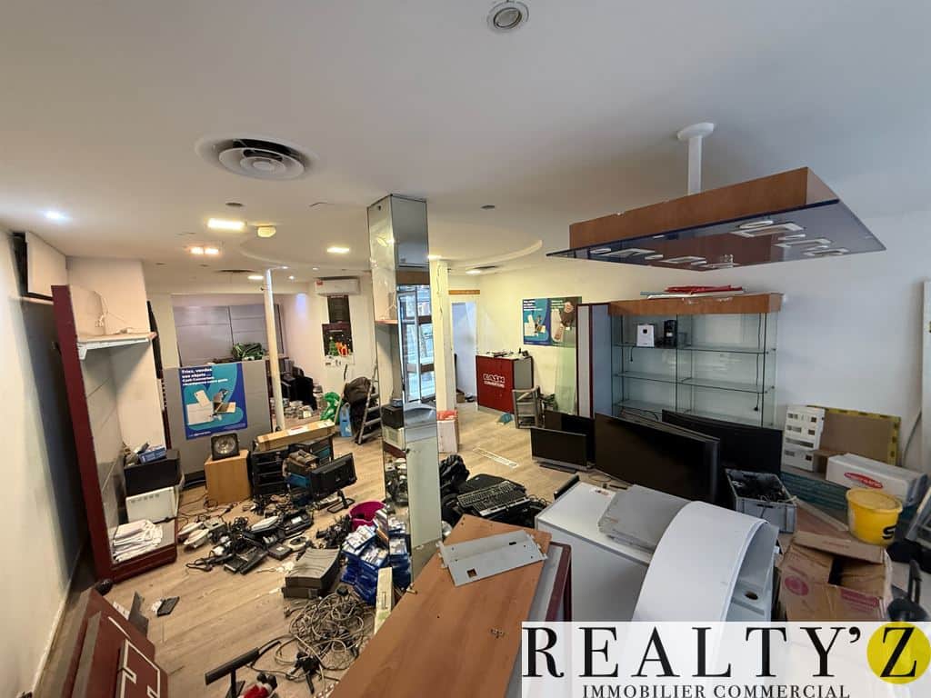 Local commercial · 70 m² · Location — photo 1