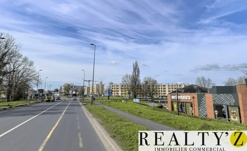 Local commercial · 250 m² · Location — photo 1