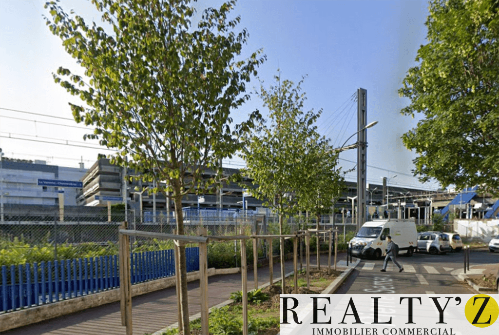 Local commercial · 275 m² · Location — photo 1