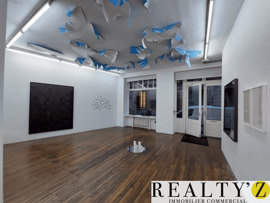 Local commercial · 135 m² · Location — photo 1