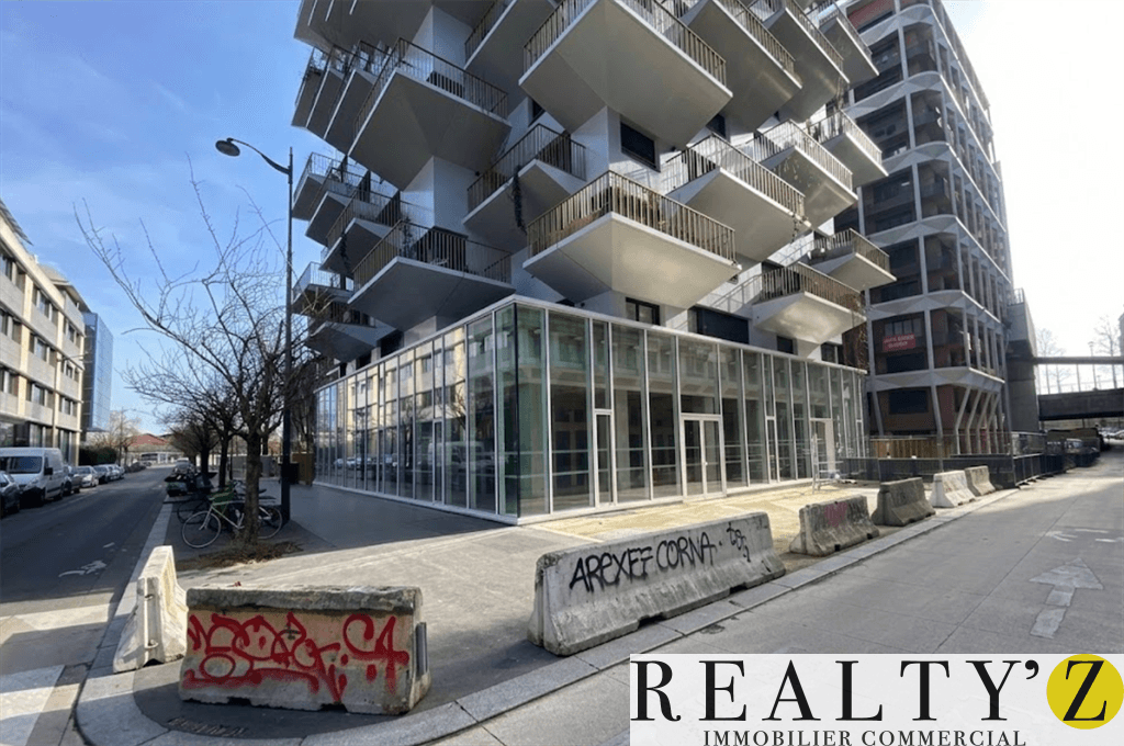 Local commercial · 244 m² · Achat des murs — photo 1