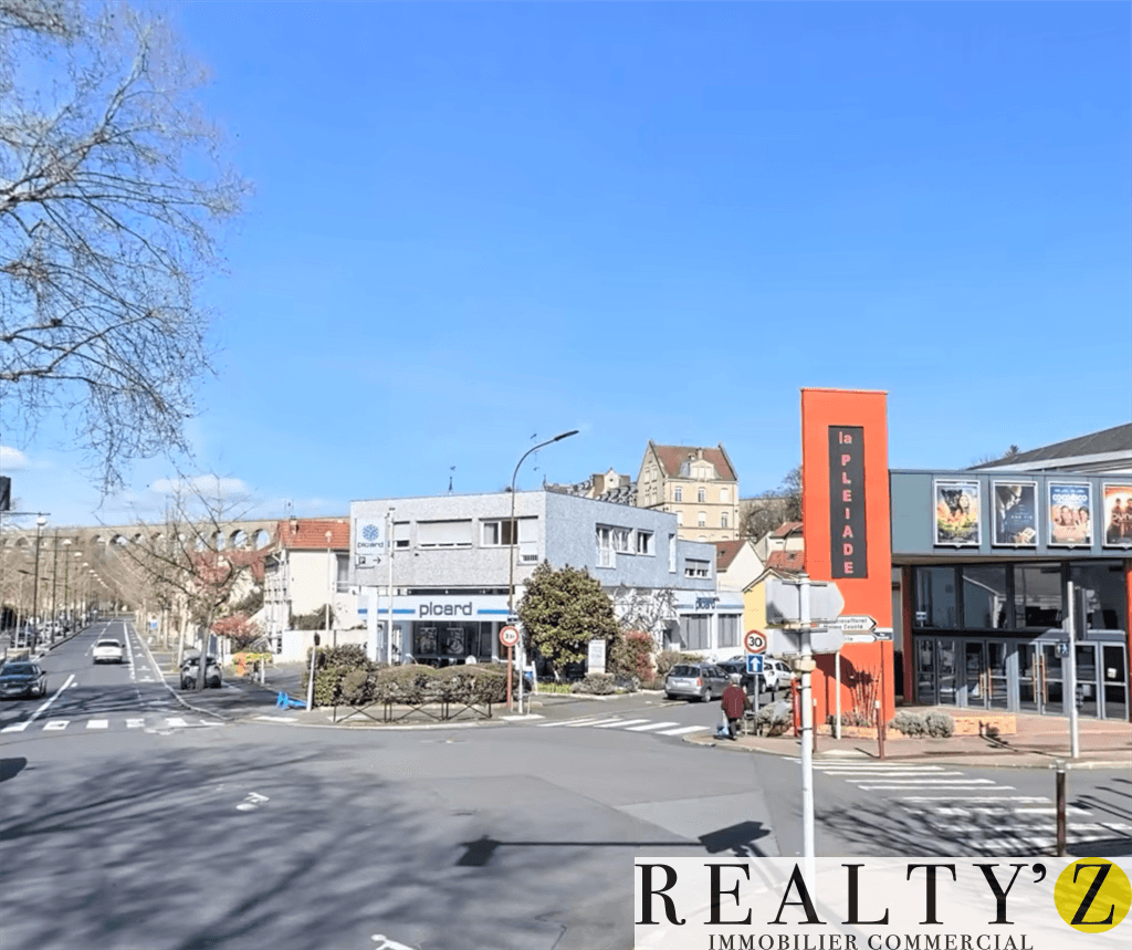 Local commercial · 200 m² · Location — photo 1