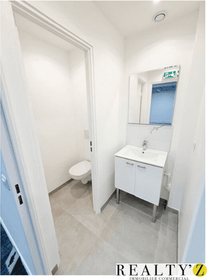 Local commercial · 177 m² · Location — photo 1