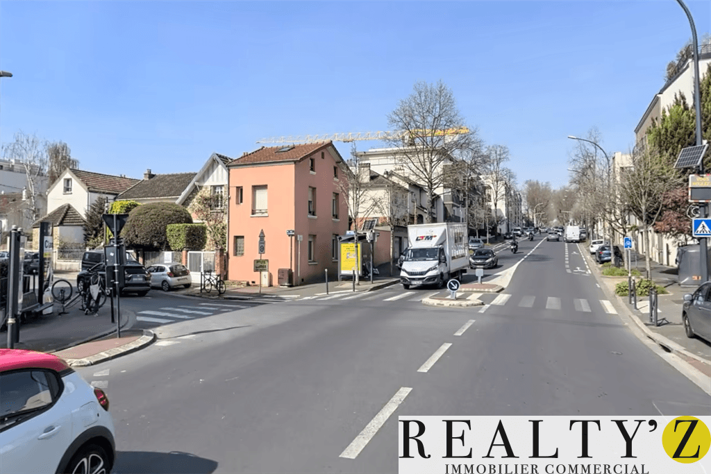 Local commercial · 290 m² · Location — photo 1