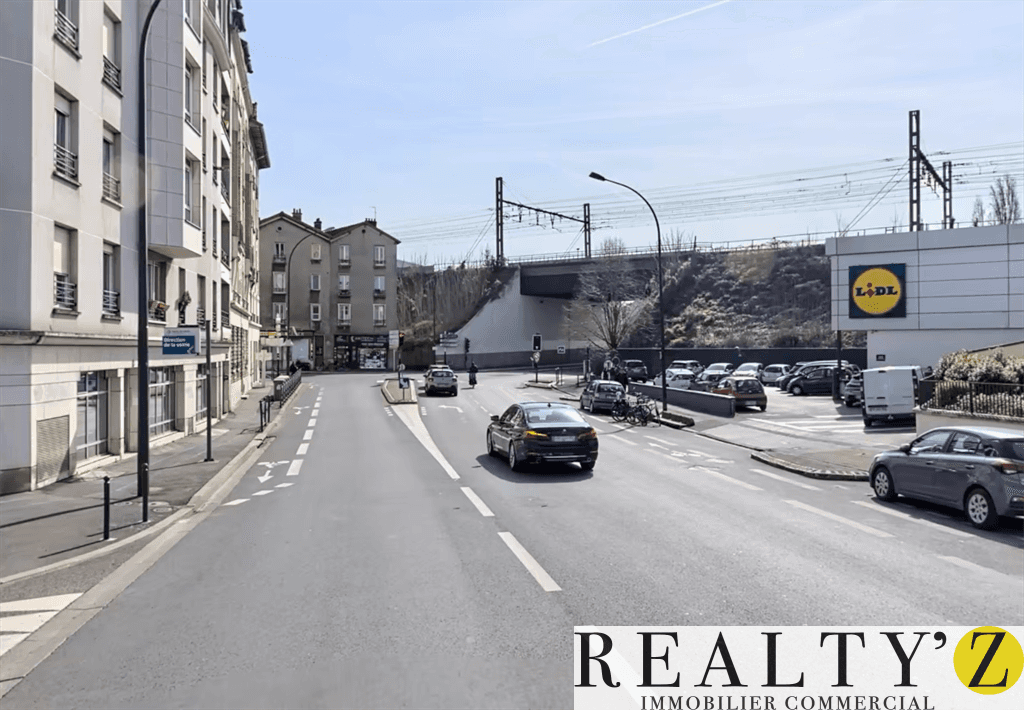 Local commercial · 290 m² · Location — photo 1