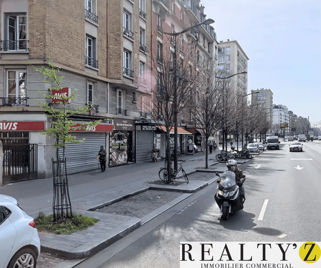 Local commercial · 472 m² · Location — photo 1