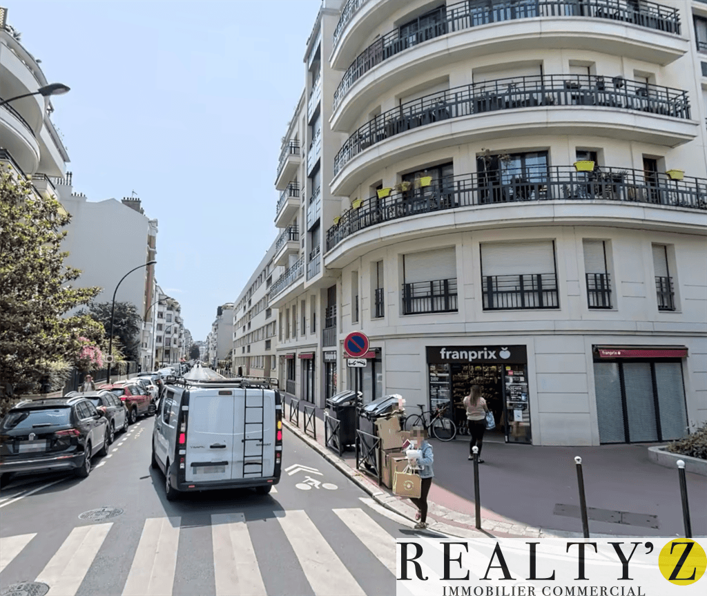 Local commercial · 104 m² · Location — photo 1