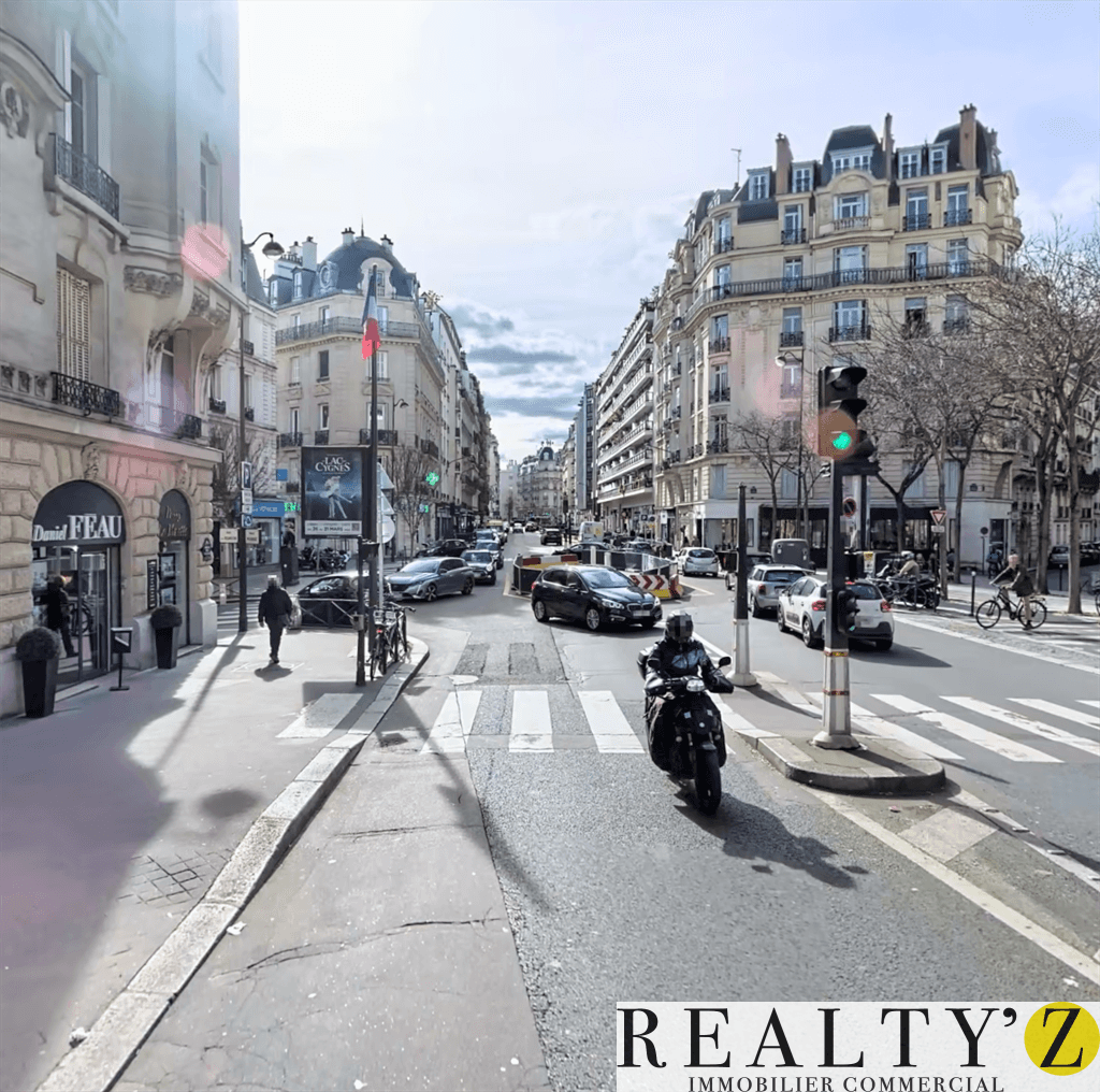 Local commercial · 267 m² · Location — photo 1