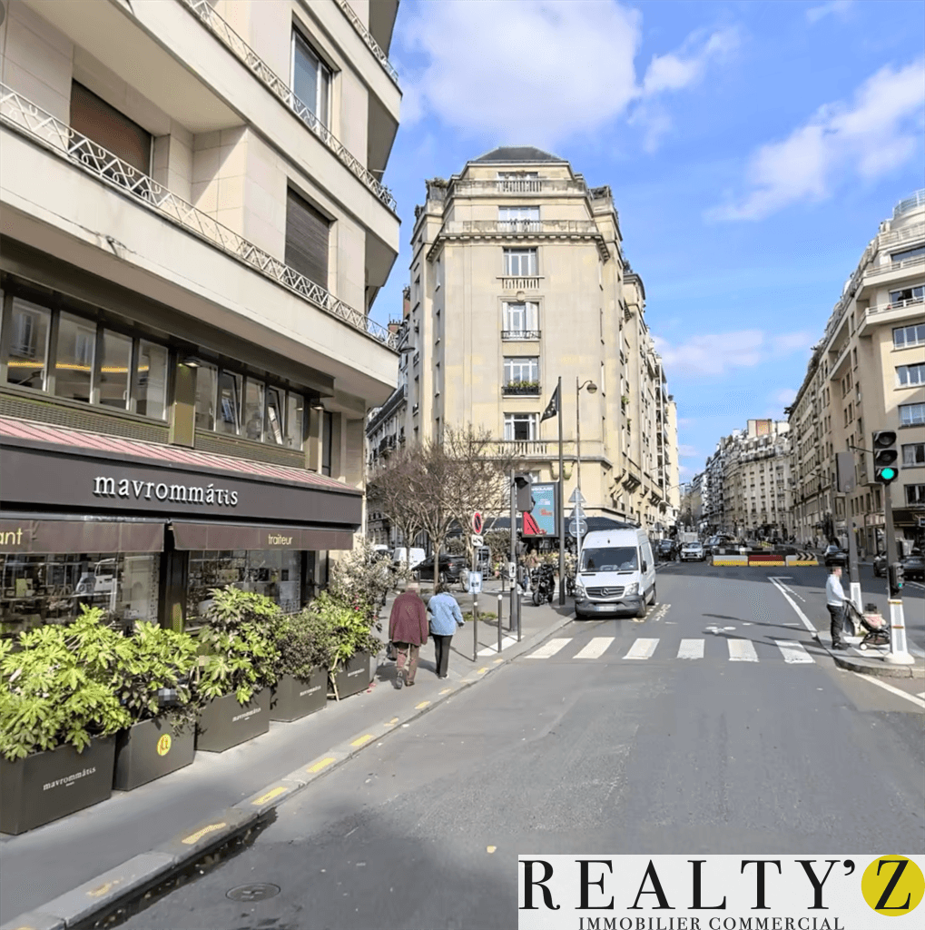 Local commercial · 267 m² · Location — photo 1