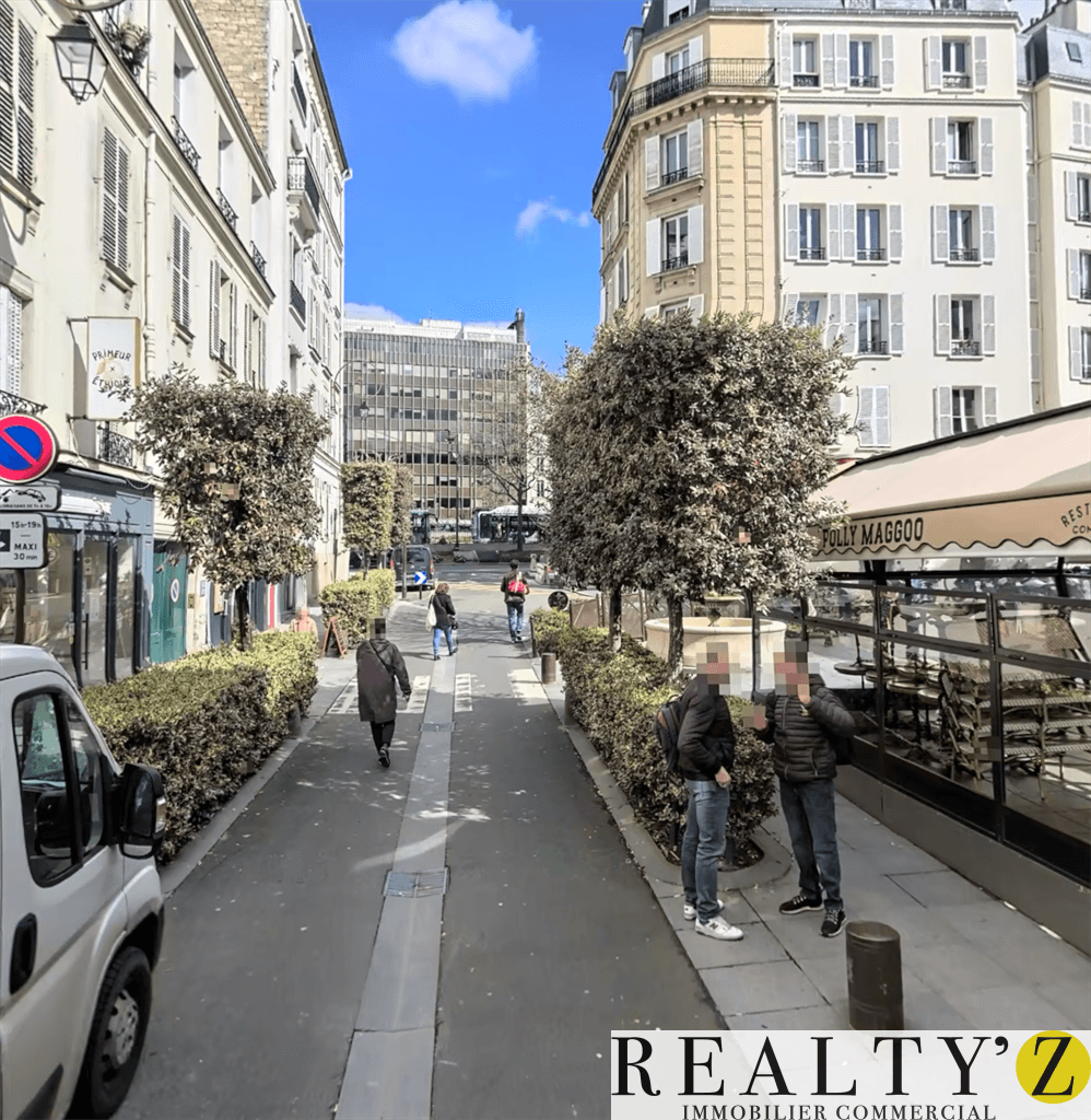 Local commercial · 70 m² · Location — photo 1
