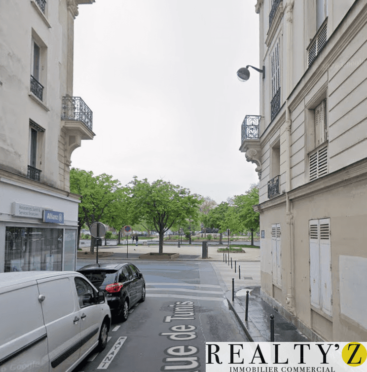 Local commercial · 300 m² · Location — photo 1