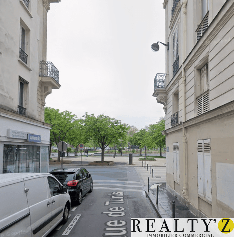 Local commercial · 300 m² · Location — photo 1