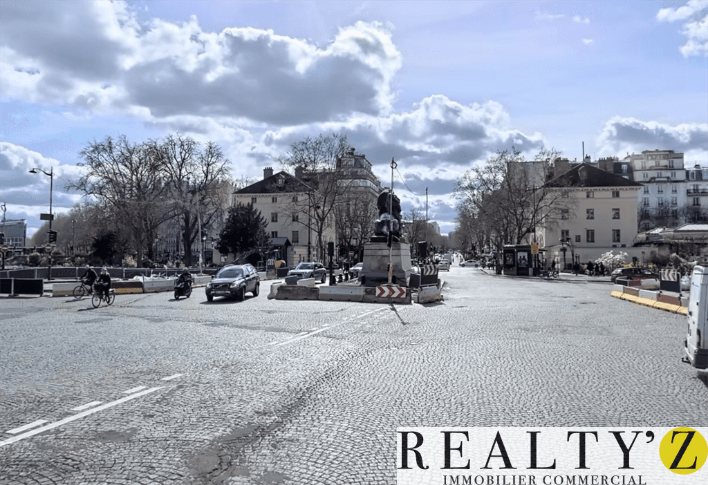 Local commercial · 90 m² · Location — photo 1