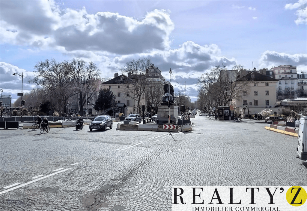 Local commercial · 90 m² · Location — photo 1