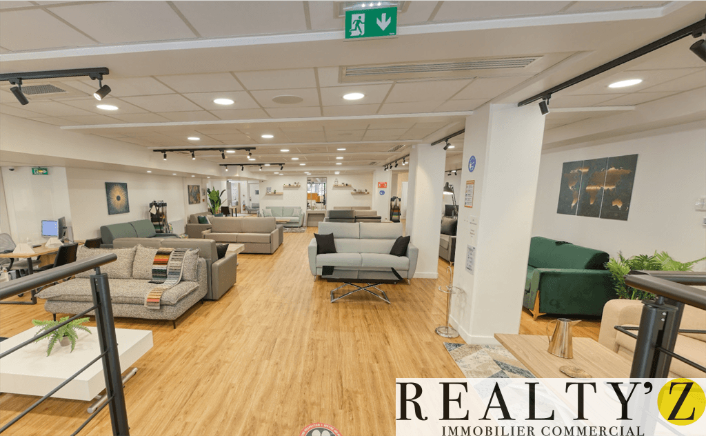 Local commercial · 447 m² · Location — photo 1