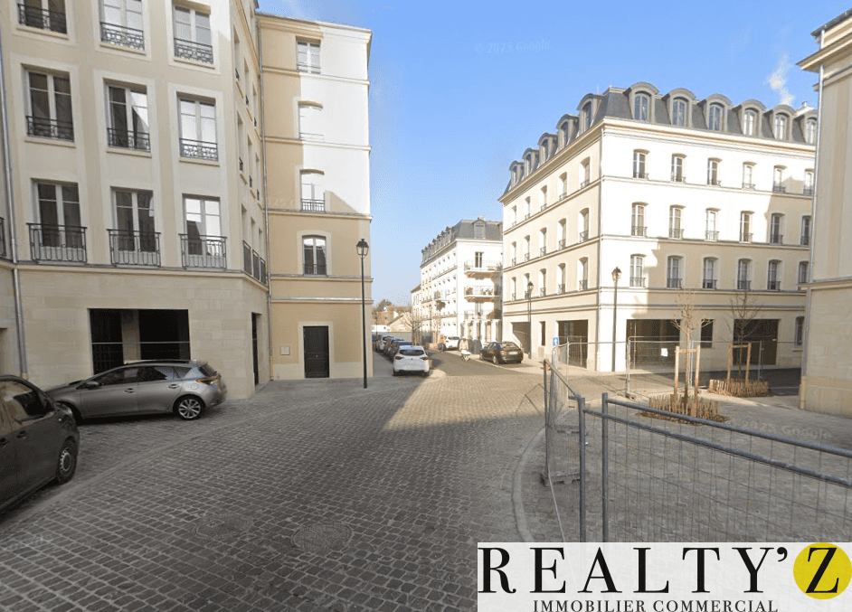 Local commercial · 163 m² · Location — photo 1