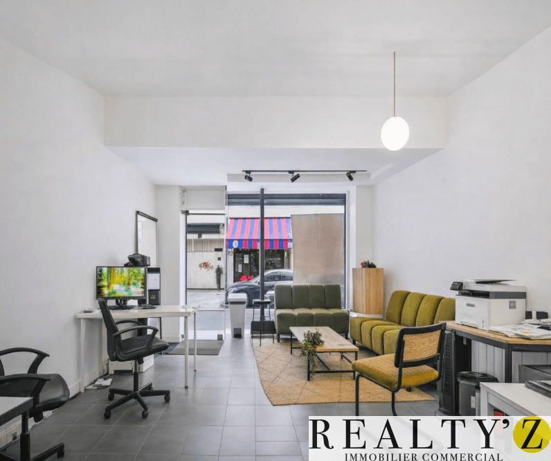 Local commercial · 203 m² · Location — photo 1