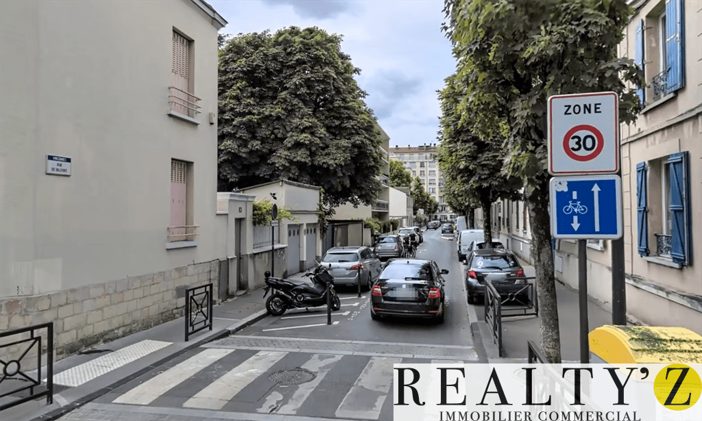 Local commercial · 180 m² · Location — photo 1
