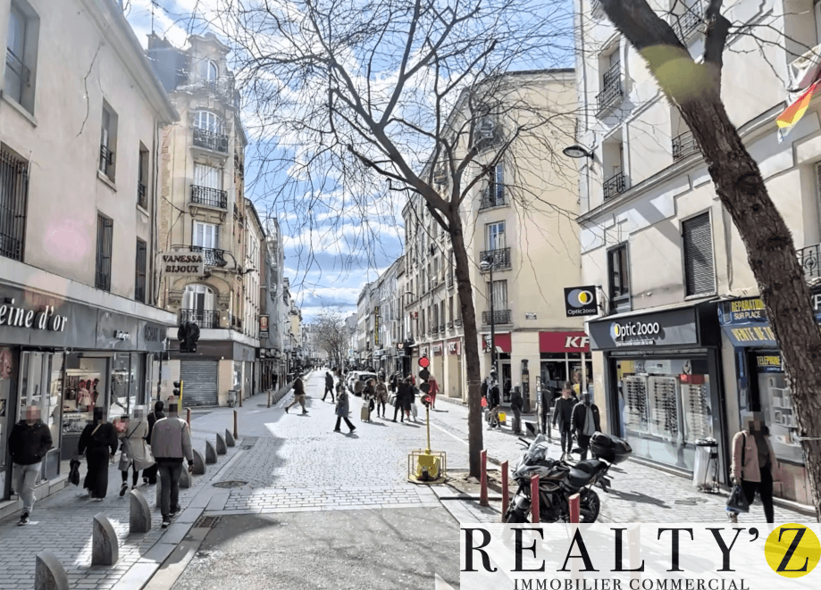 Local commercial · 680 m² · Location — photo 1