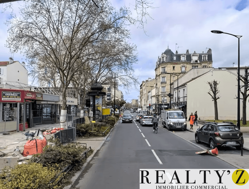 Local commercial · 147 m² · Location — photo 1