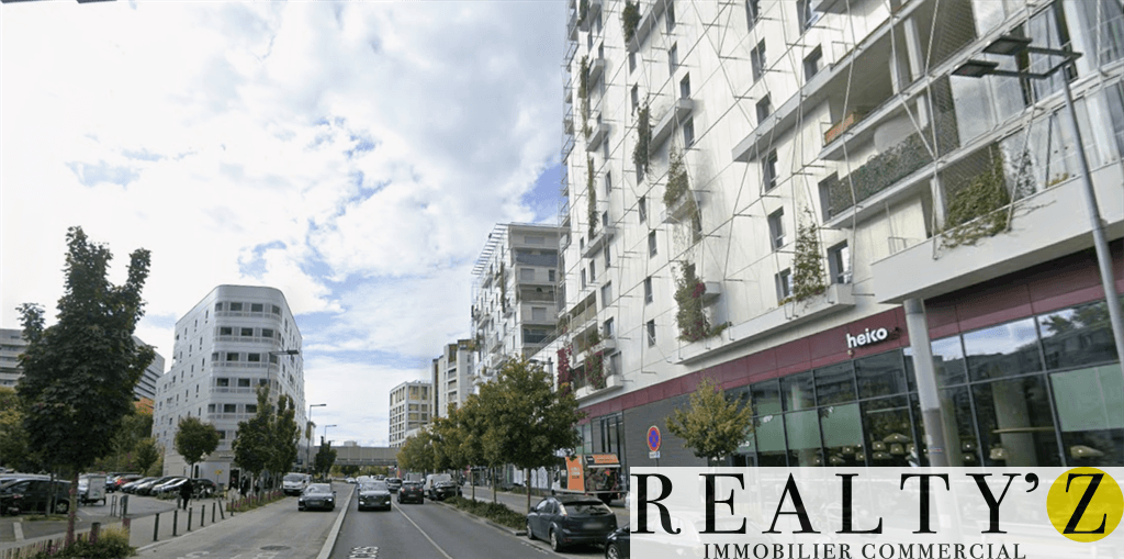 Local commercial · 233 m² · Location — photo 1