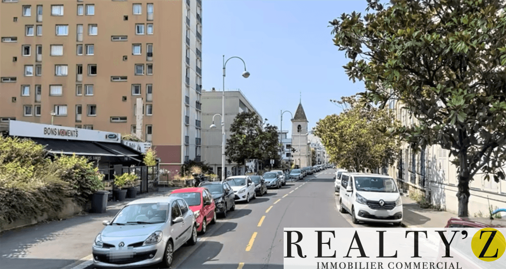 Local commercial · 136 m² · Location — photo 1