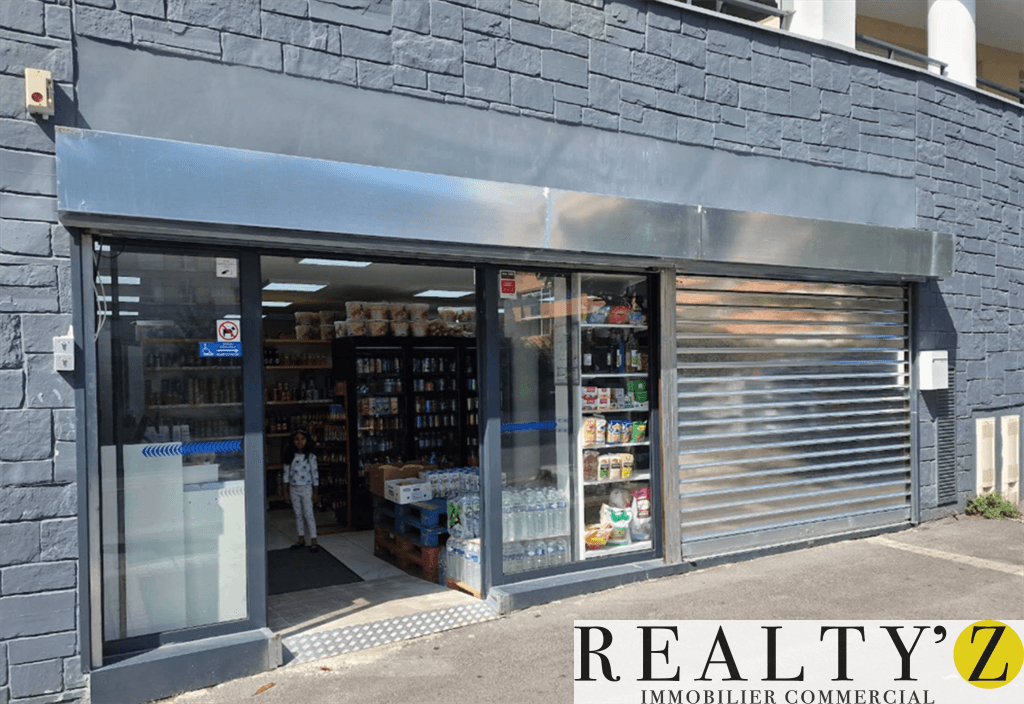Local commercial · 136 m² · Location — photo 1