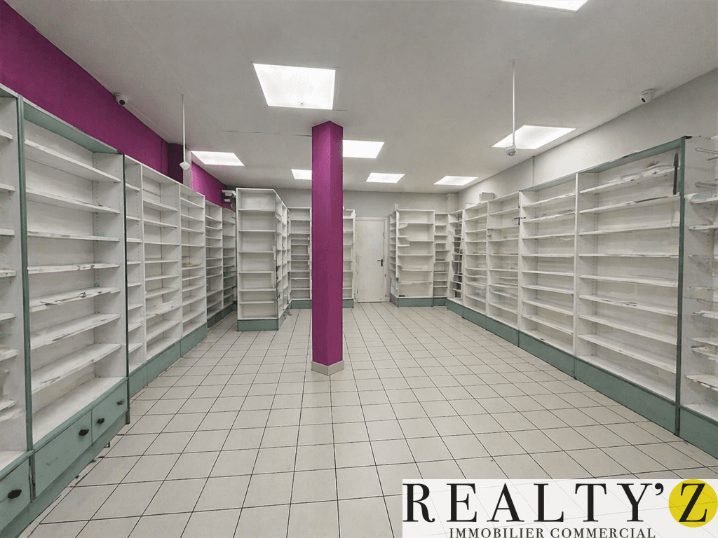 Local commercial · 56 m² · Location — photo 1