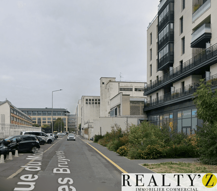 Local commercial · 155 m² · Location — photo 1