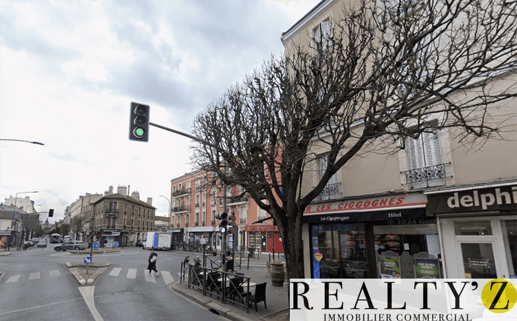 Local commercial · 143 m² · Achat des murs — photo 1