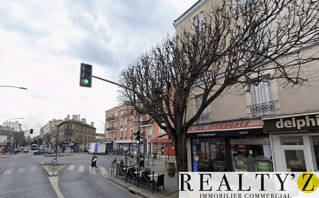Local commercial · 143 m² · Achat des murs — photo 1