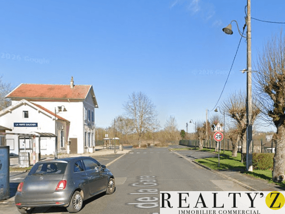 Local commercial · 326 m² · Location — photo 1
