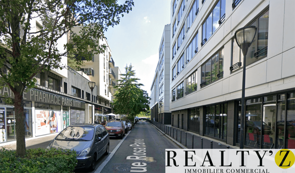 Local commercial · 913 m² · Location — photo 1