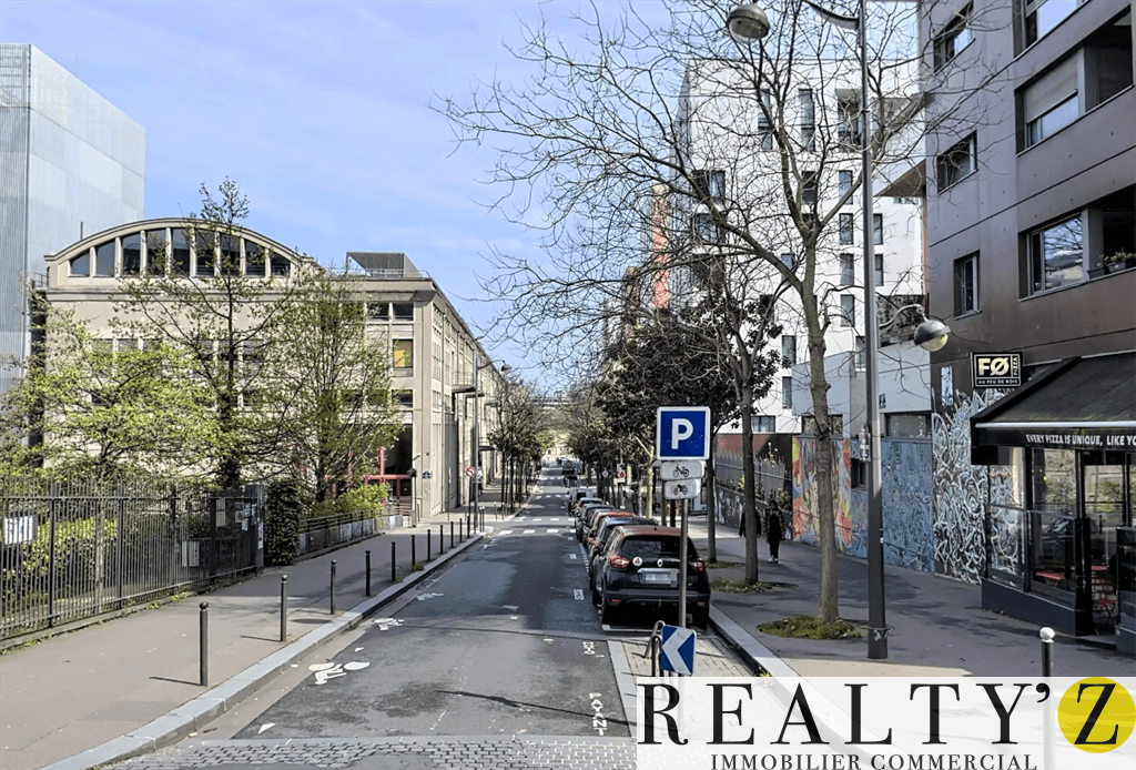 Local commercial · 230 m² · Location — photo 1