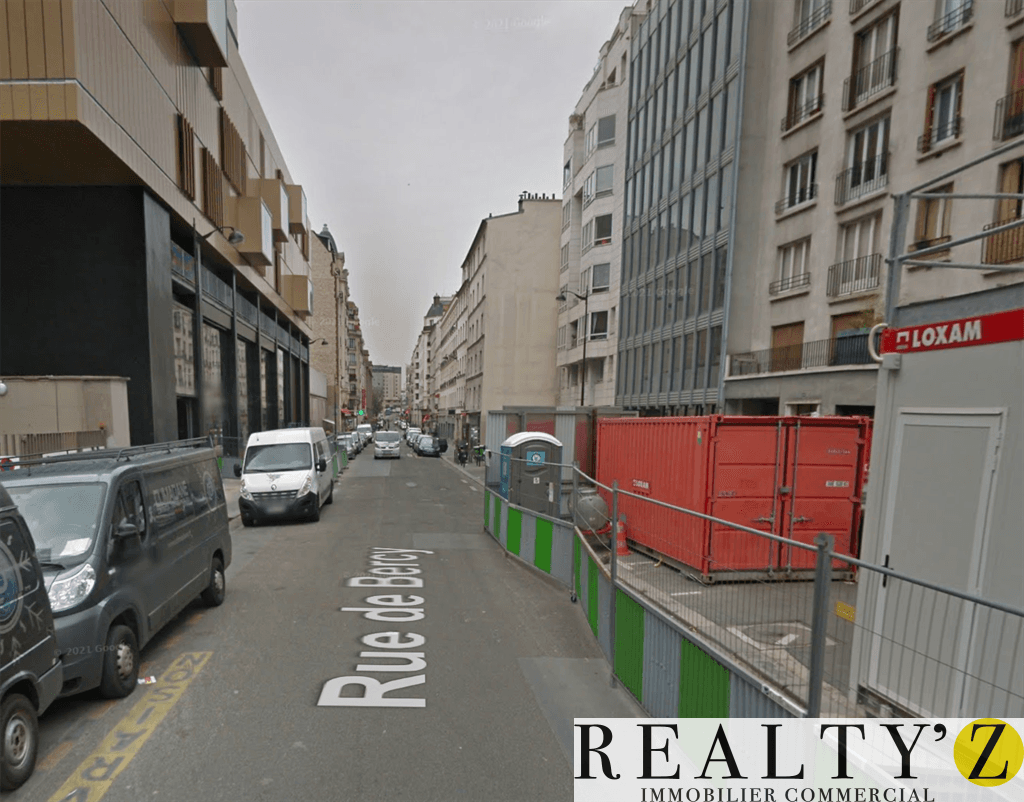 Local commercial · 137 m² · Location — photo 1