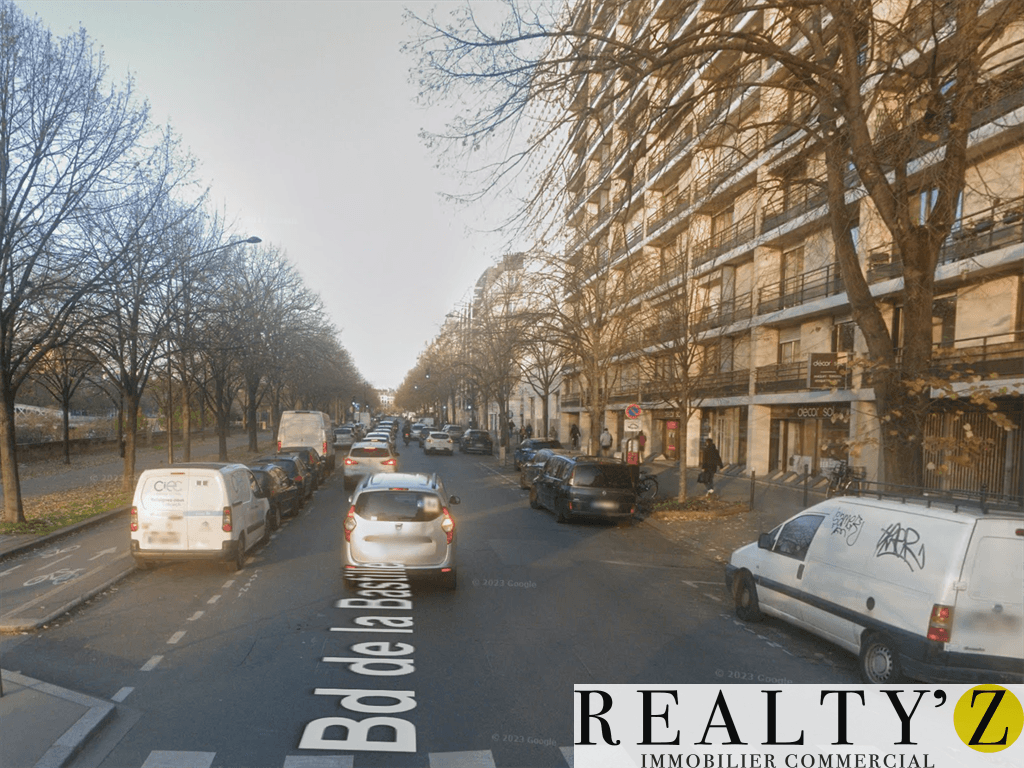 Local commercial · 137 m² · Achat des murs — photo 1