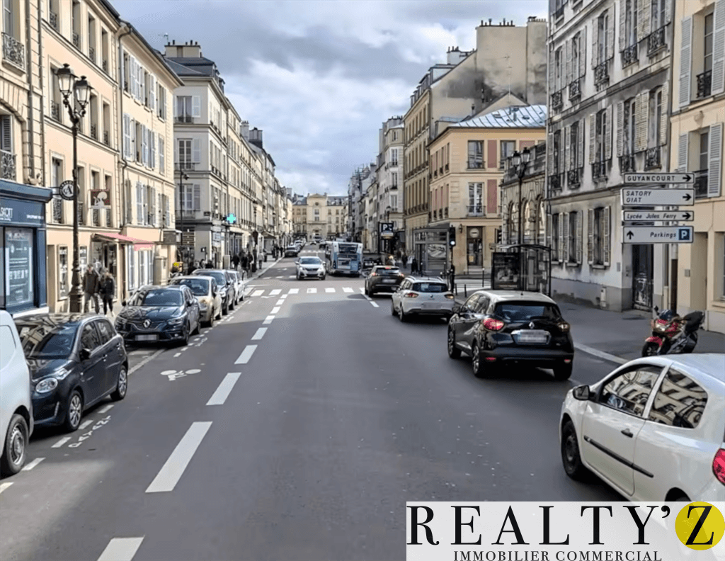 Local commercial · 63 m² · Location — photo 1