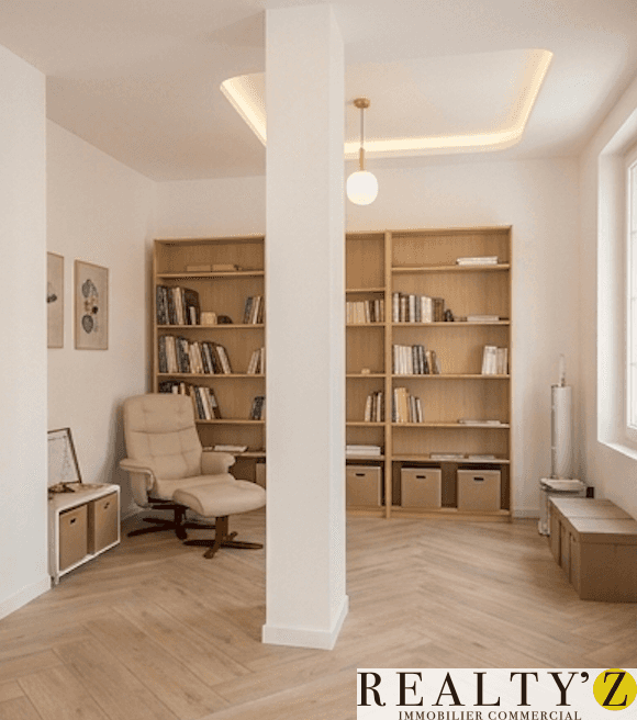 Local commercial · 82 m² · Location — photo 1
