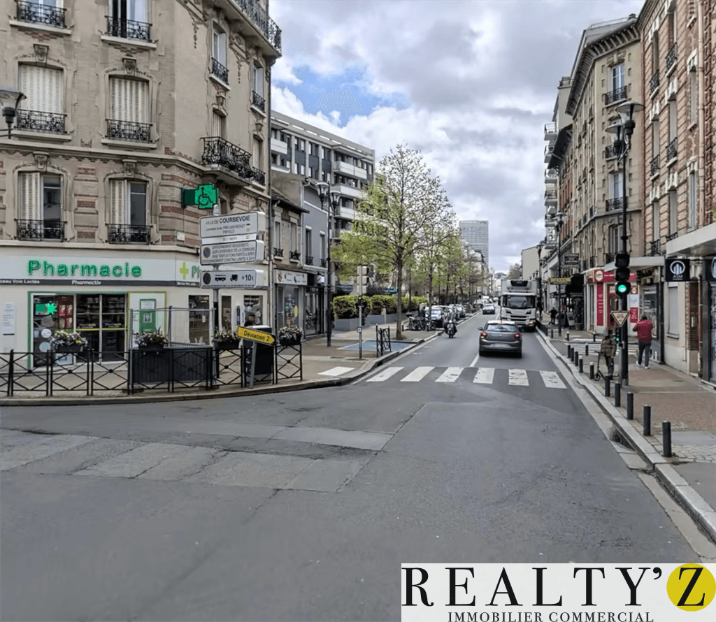Local commercial · 82 m² · Location — photo 1
