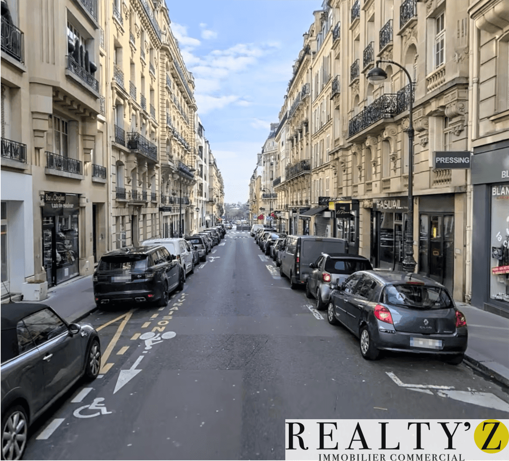 Local commercial · 67 m² · Location — photo 1