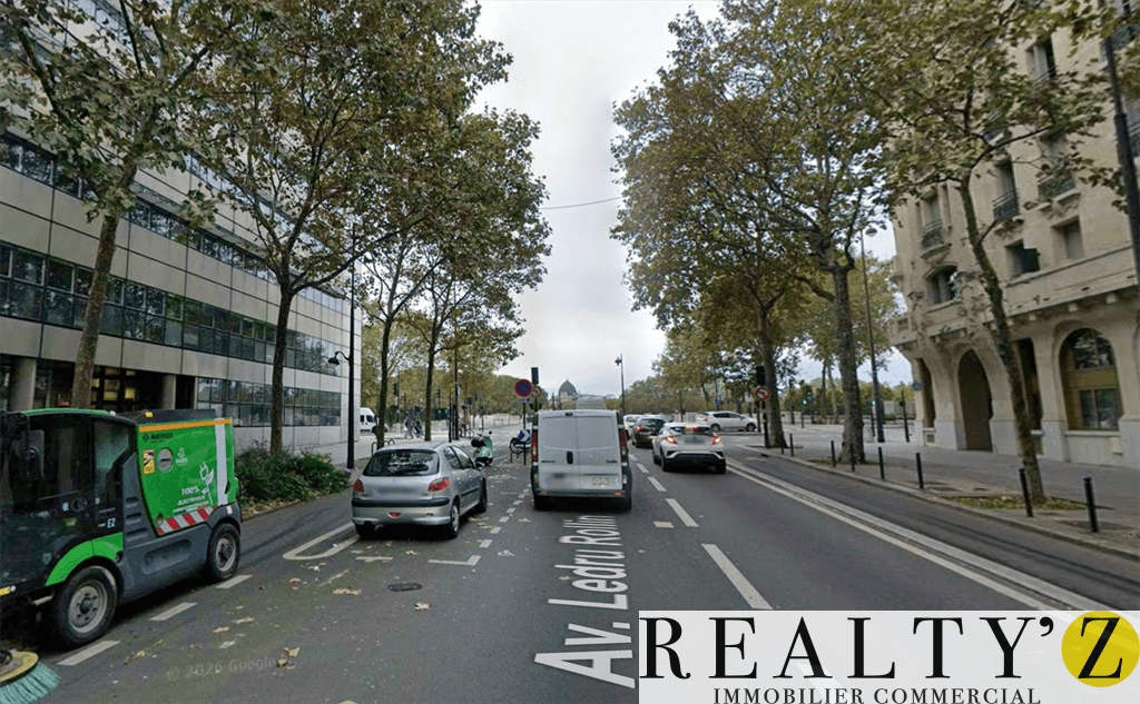 Local commercial · 48 m² · Location — photo 1