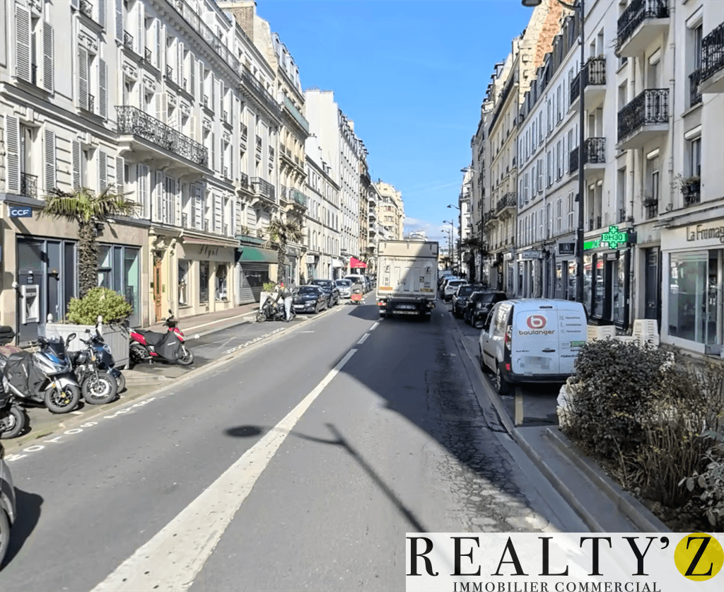 Local commercial · 99 m² · Location — photo 1