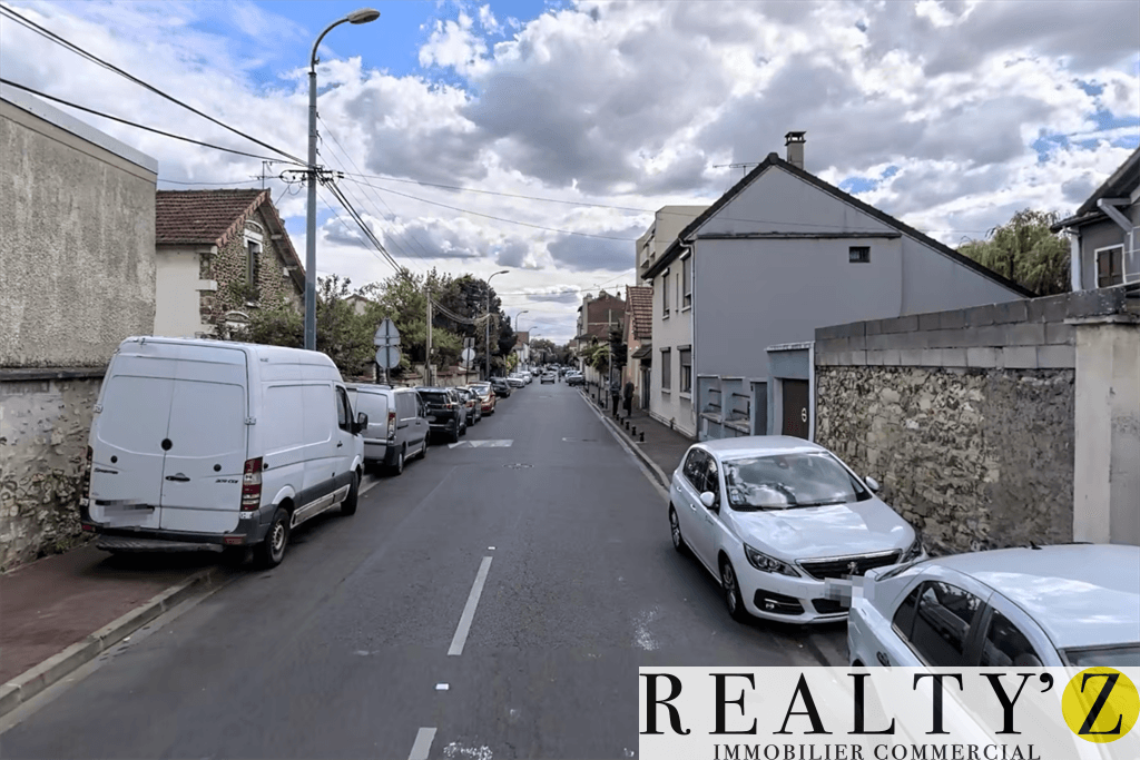Local commercial · 100 m² · Location — photo 1