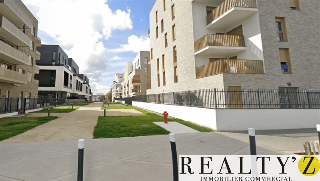 Local commercial · 408 m² · Location — photo 1